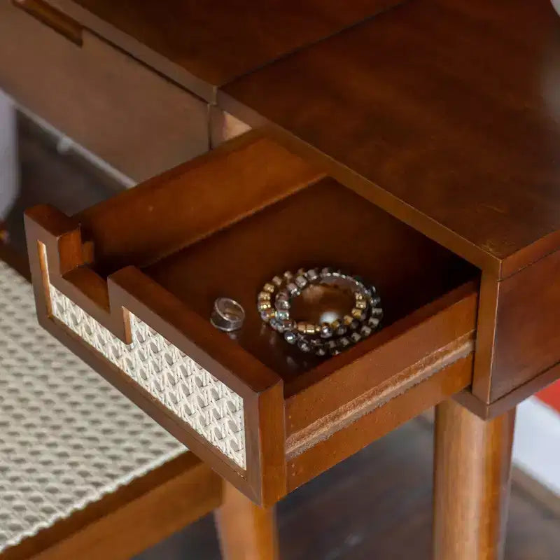 Coiffeuse en bois massif avec tabouret | Miroir basculant et rangement bohèmes