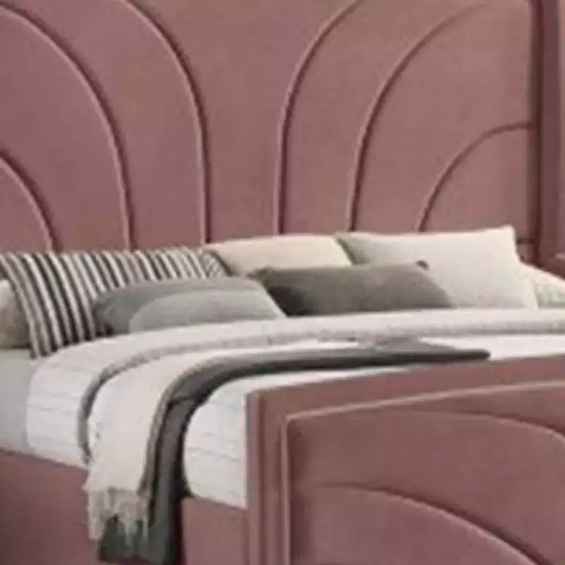 Lit plateforme capitonné 90" Eastern King | Velours rose, cadre en métal brillant