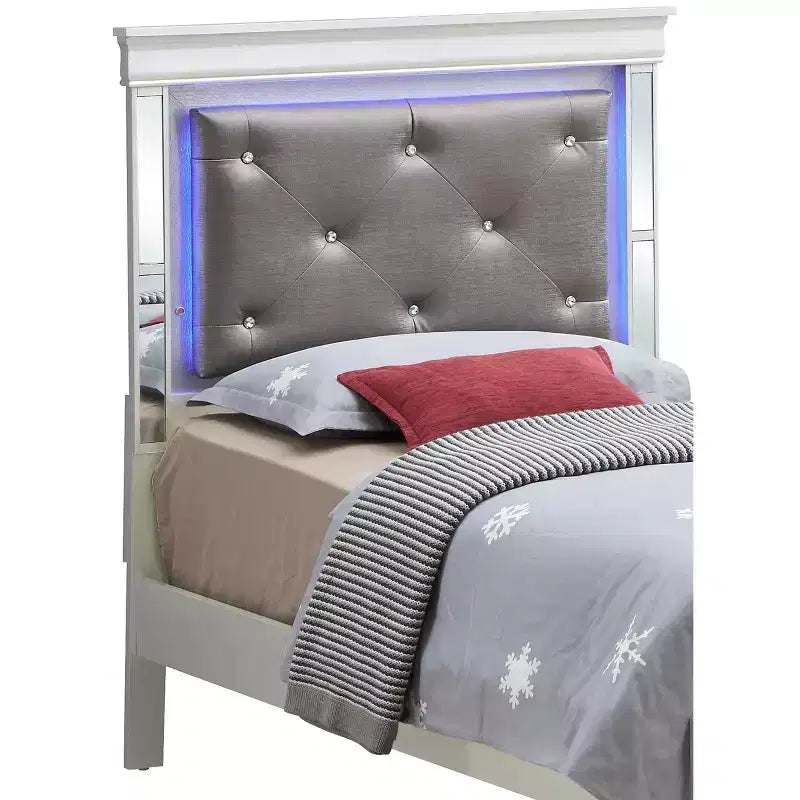 Lit double avec tête de lit LED | Cuir capitonné, finition bois gaufré